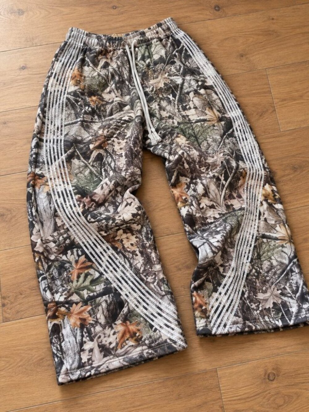 Tree camo baggy pants with side stripes - y2k wide leg camo track pants